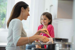 Mother-cooking-with-daughter